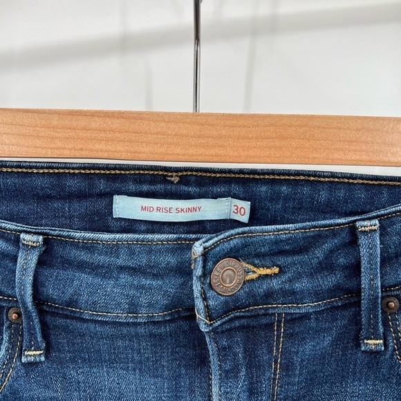 Levi Strauss Mid Rise Skinny Jeans Ladies Size 30 - Picture 2 of 7